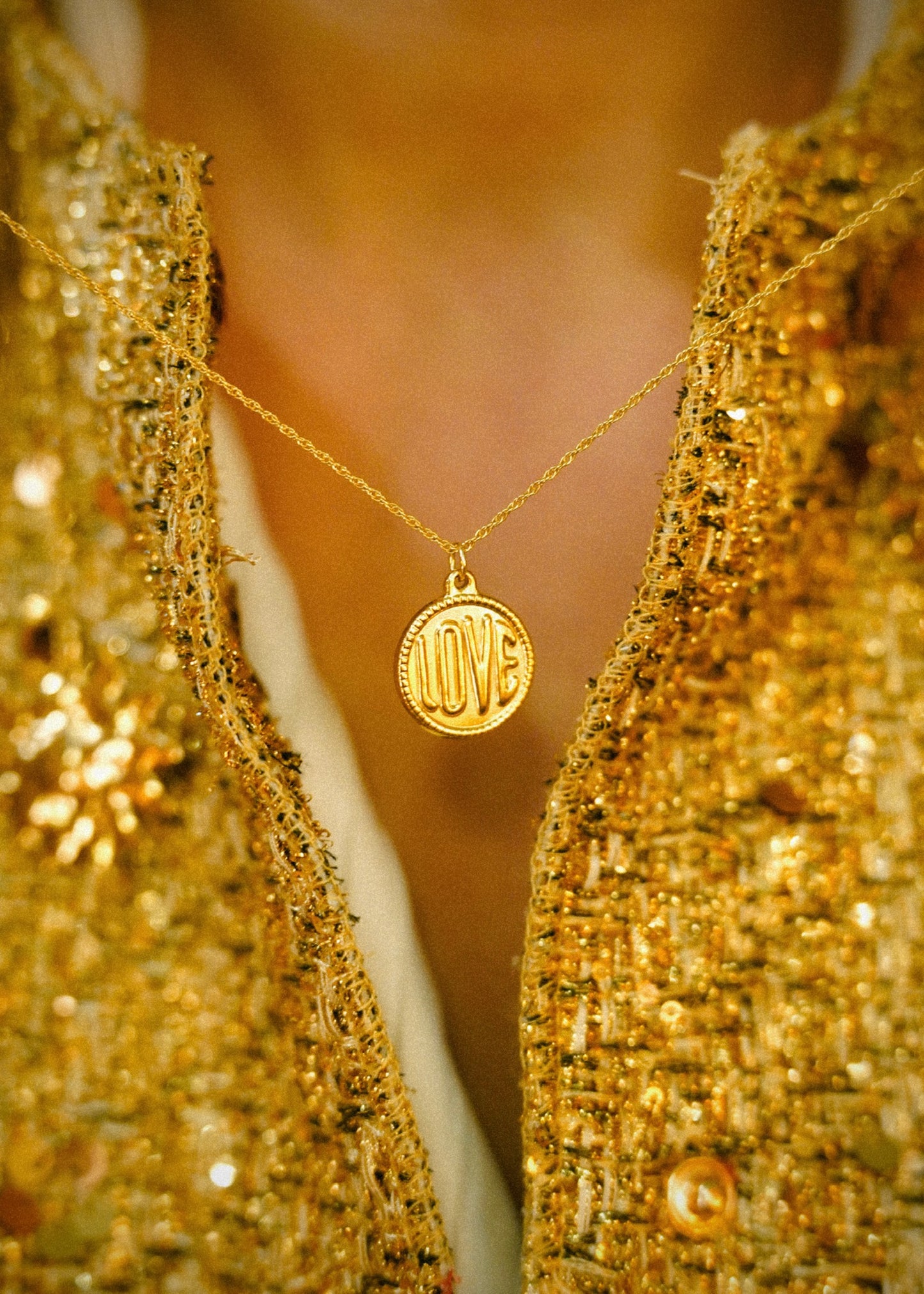 COLLIER HUGUES