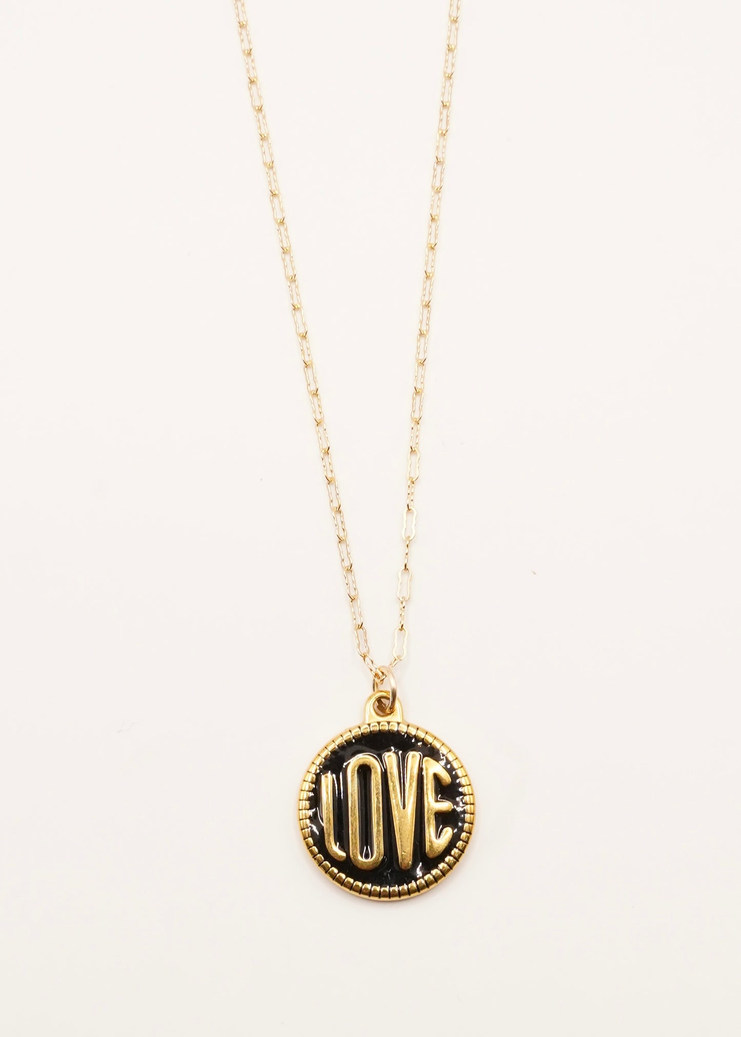 COLLIER HUGUES